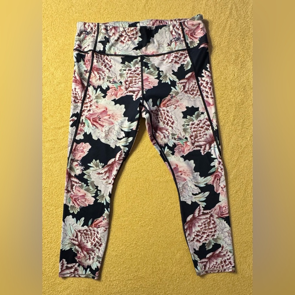 Athleta Women's Floral Cropped Leggings - Pink and Black